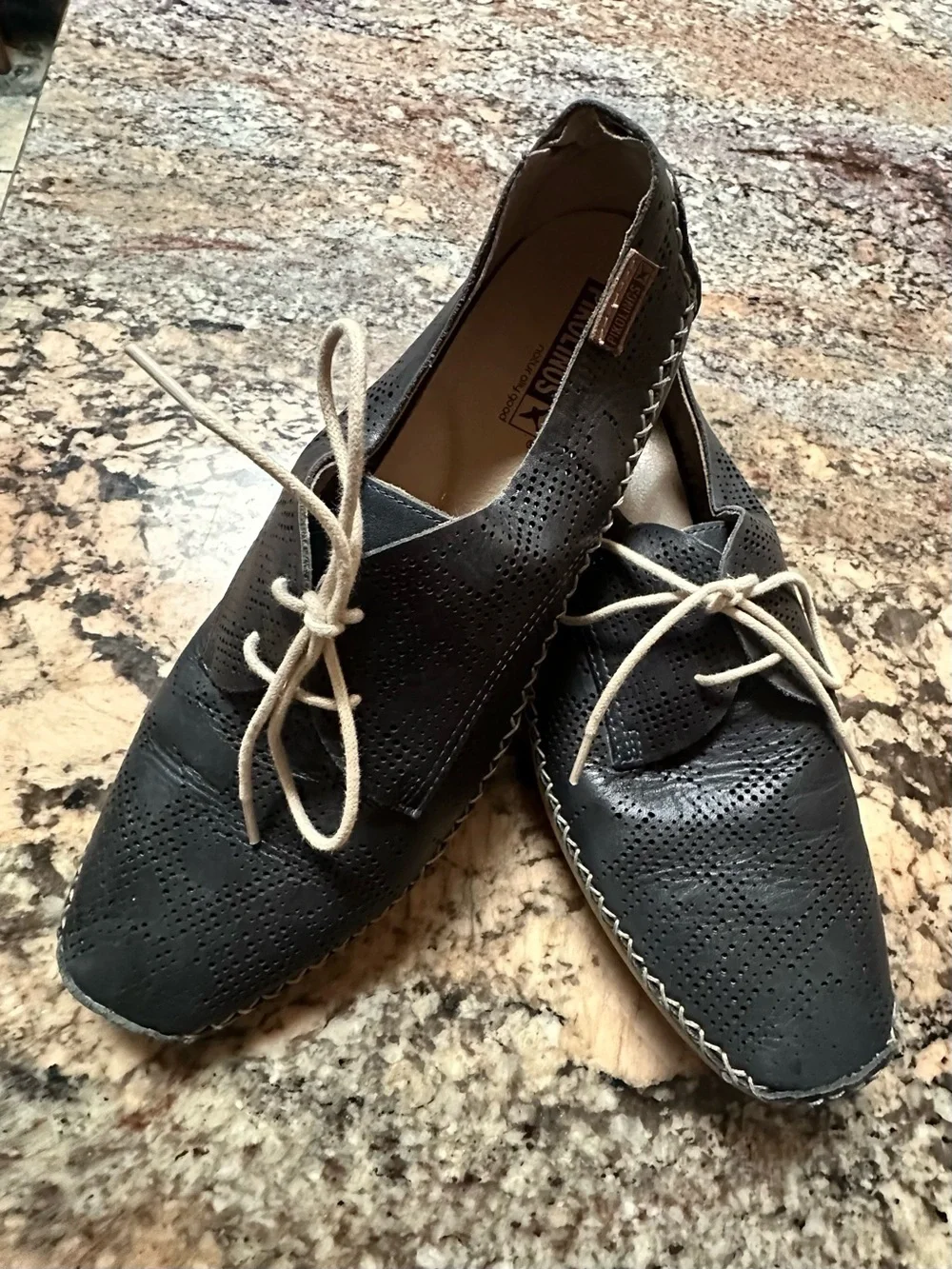 PIKOLINOS Navy Leather Perforated Lace-Up Oxfords with Cream Laces